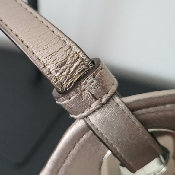 Coach Cream And Coral Shell Tote - Picture 12 of 16